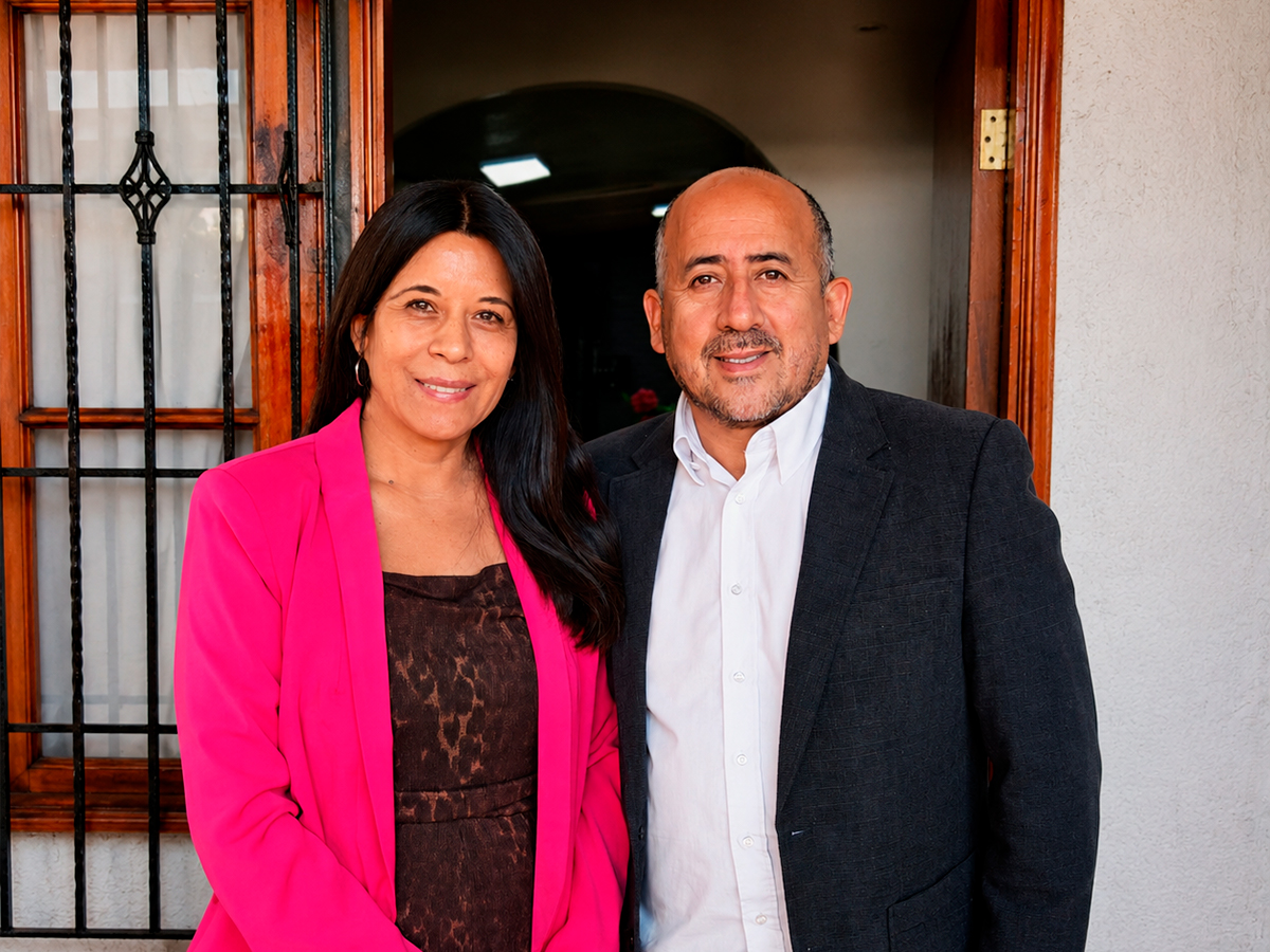 Pastores Ángel Contreras y Adelaida Abarca